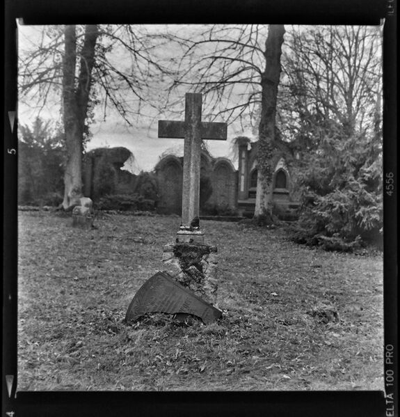Datei:Friedhof Muencheberg 01.jpg