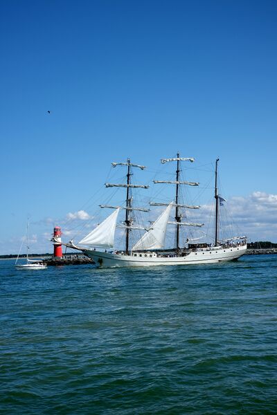 Datei:2026 HanseSail Artemis .JPG