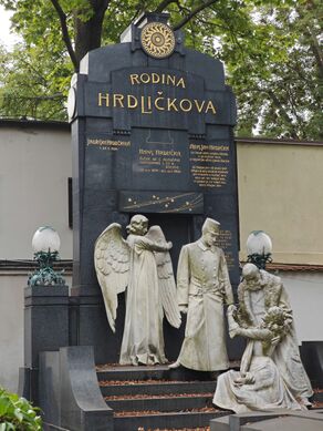 Grabmal Familie Hrdlička
