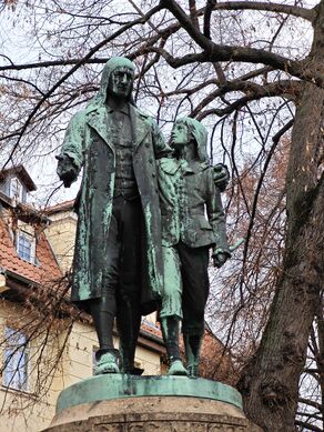 Gutsmuths Denkmal 04.jpg