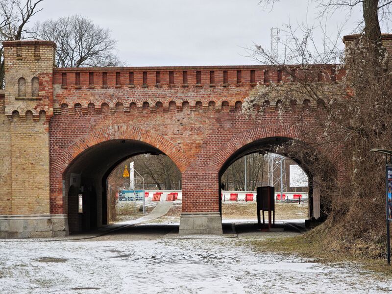 Datei:Kuestrin Berliner Tor 03.jpg